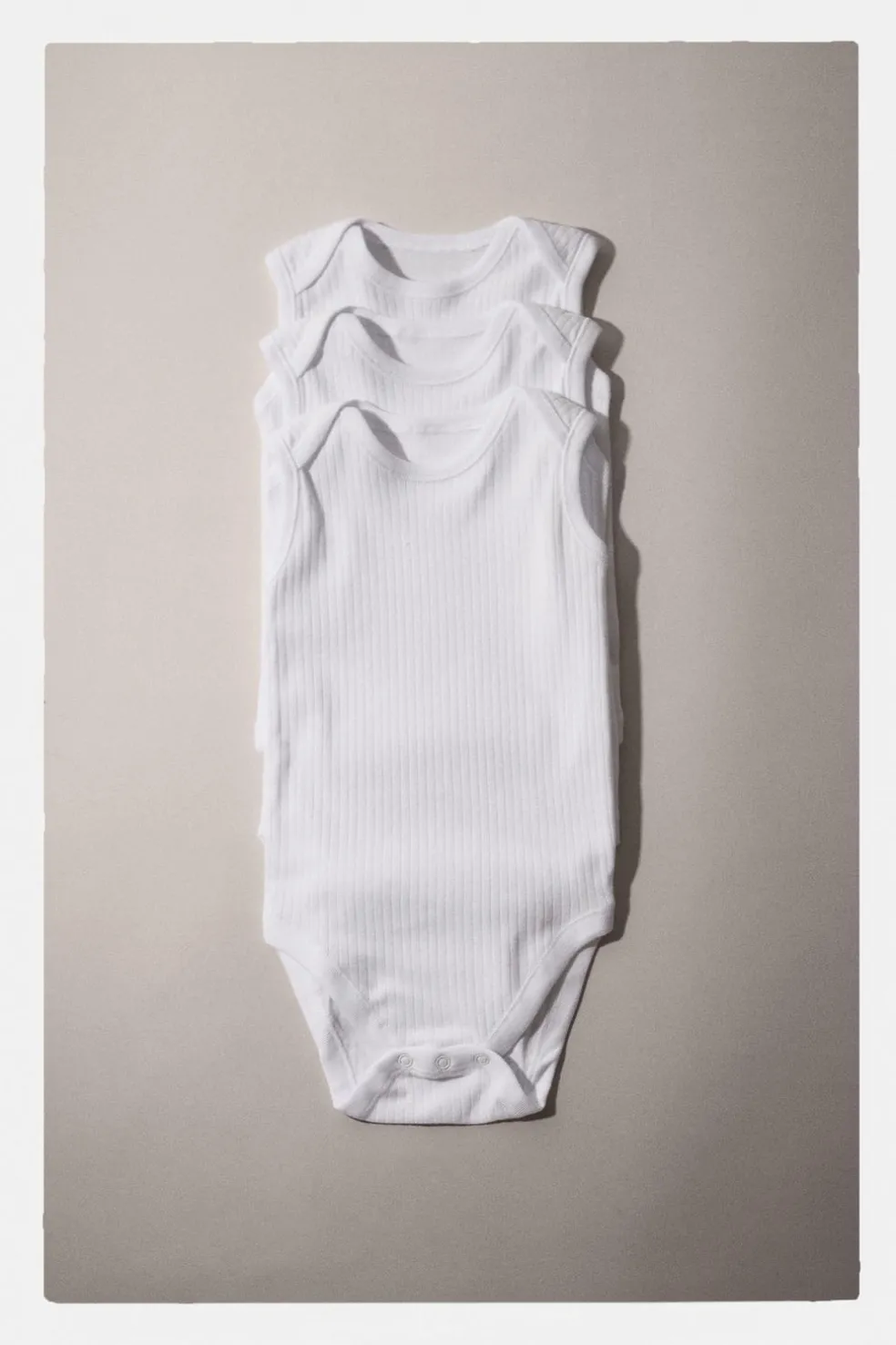 6 MESES - 3 ANOS/ CONJUNTO TRÊS BODIES DECOTE REDONDO-ZARA Store