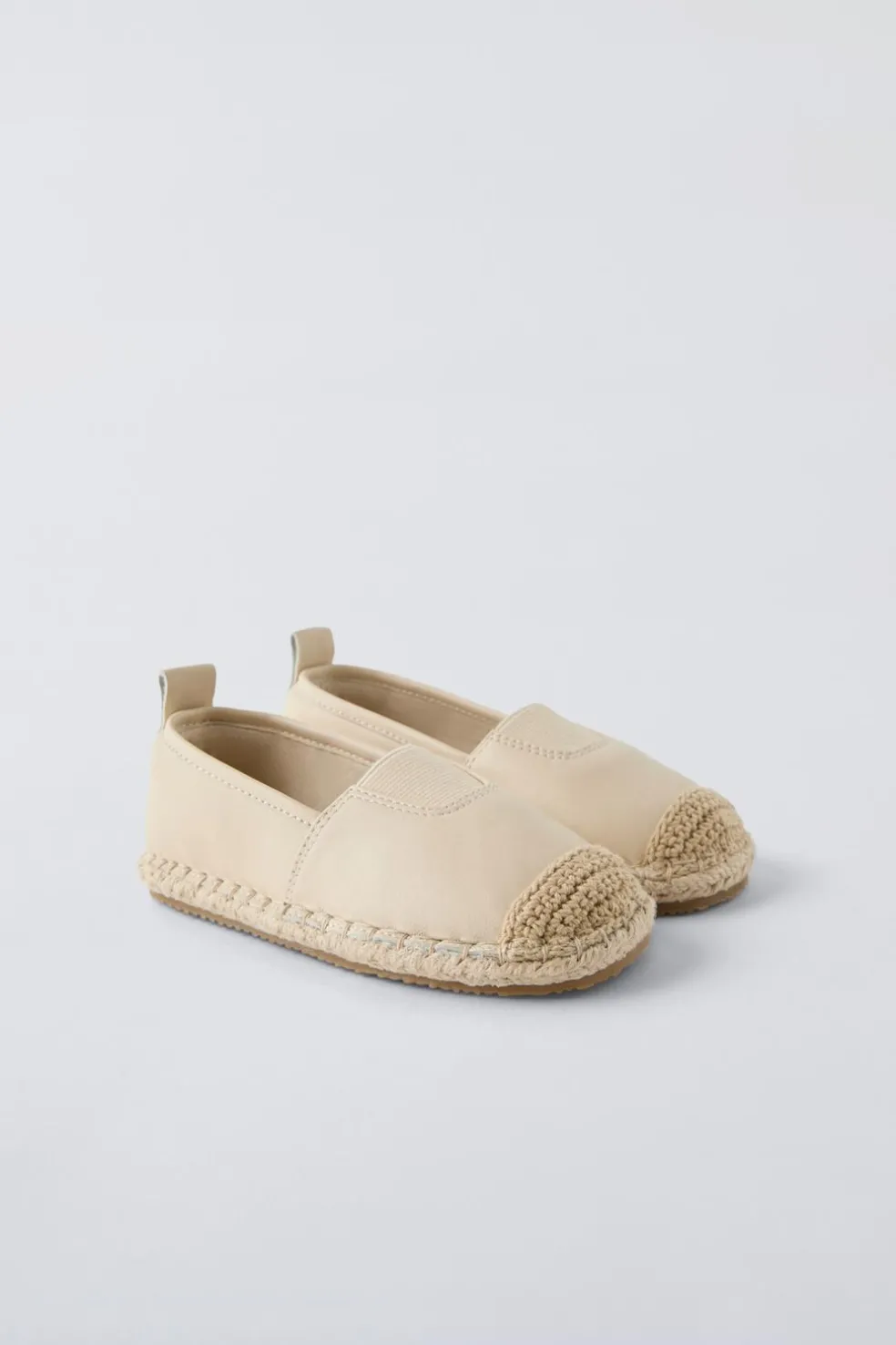ALPERGATA EM PELE-ZARA Fashion