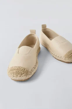 ALPERGATA EM PELE-ZARA Fashion