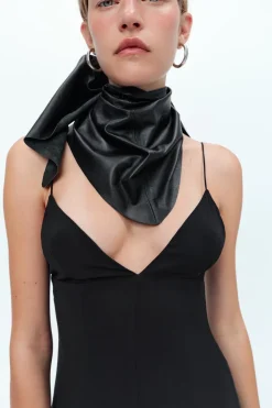 ZARA Acessórios / Bijuteria|Lingerie^BANDANA TRIANGULAR 100% PELE Preto