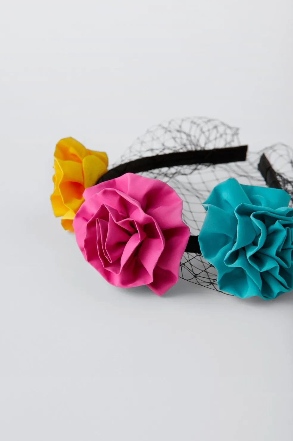 BANDOLETE DISFARCE COM FLORES E MESH-ZARA Best