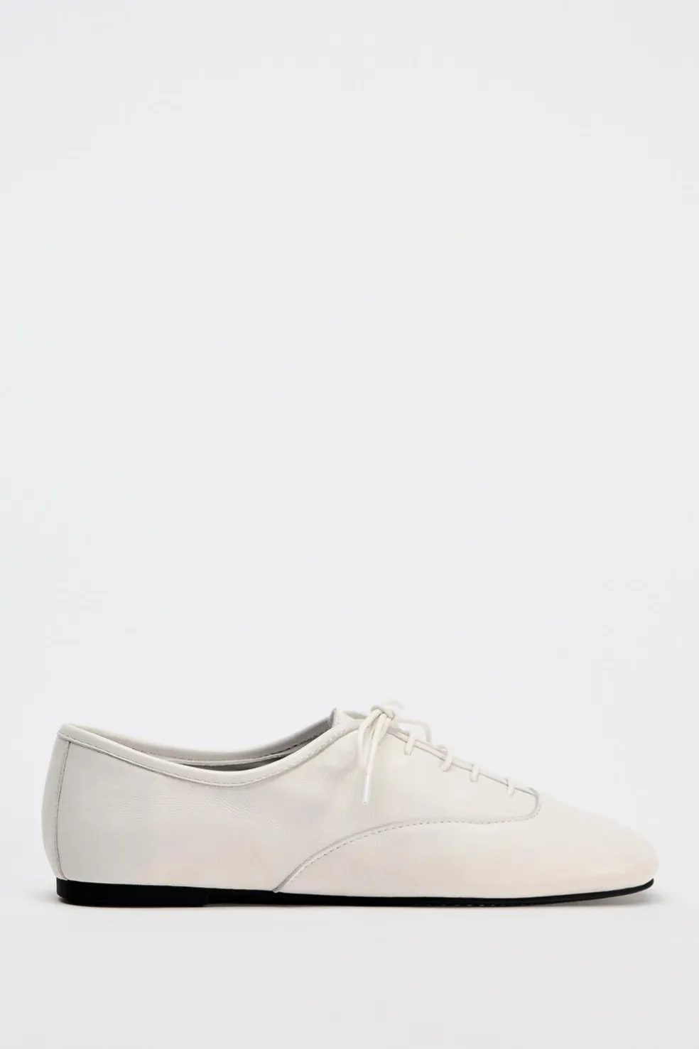 ZARA Sapatos^BLUCHER DE PELE branco