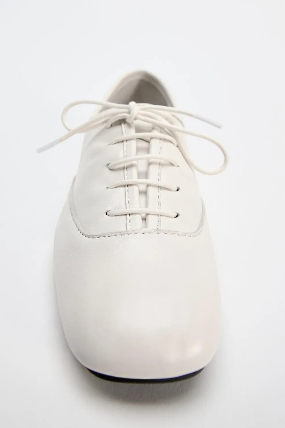 ZARA Sapatos^BLUCHER DE PELE branco