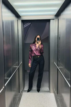 ZARA Camisas / Blusas^BLUSA ACETINADA COM ESTAMPADO DE FLORES Rosa / Malva