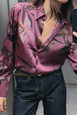 ZARA Camisas / Blusas^BLUSA ACETINADA COM ESTAMPADO DE FLORES Rosa / Malva