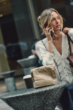 ZARA Camisas / Blusas^BLUSA COM FOLHOS PLISSADOS Cru