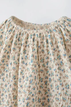 BLUSA COM TEXTURA FLORES-ZARA Store