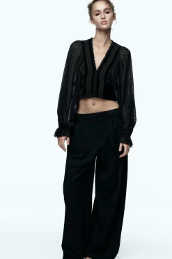 ZARA Camisas / Blusas^BLUSA CROP COMBINADA PLUMETI Preto