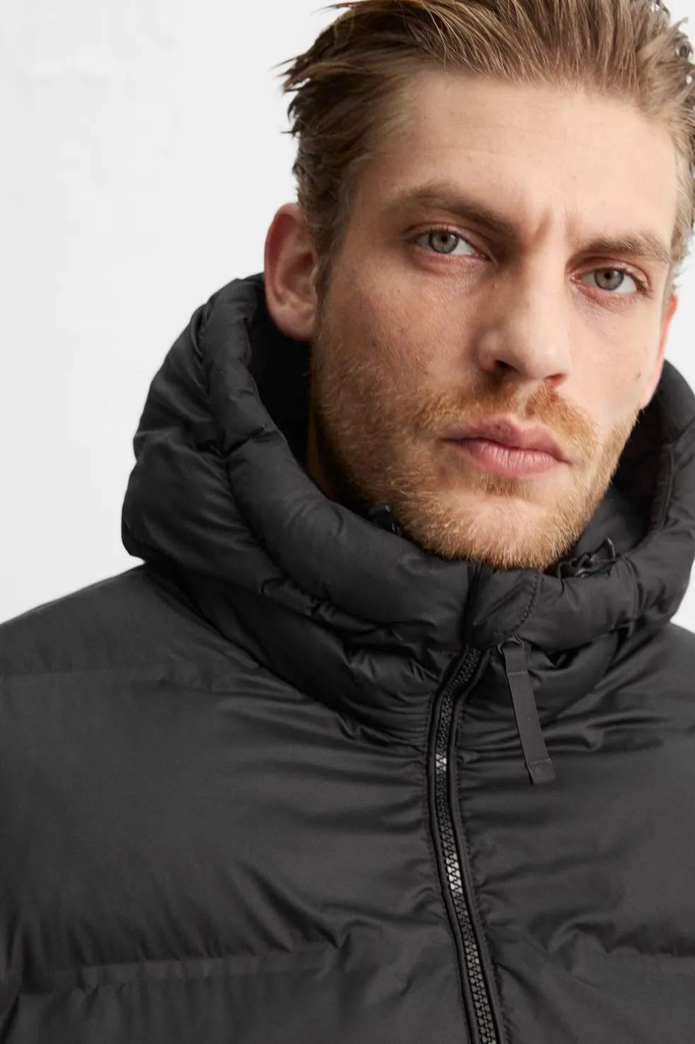 ZARA Vestuário De Inverno|Blusões^BLUSÃO ACOLCHOADO CAPUZ Preto
