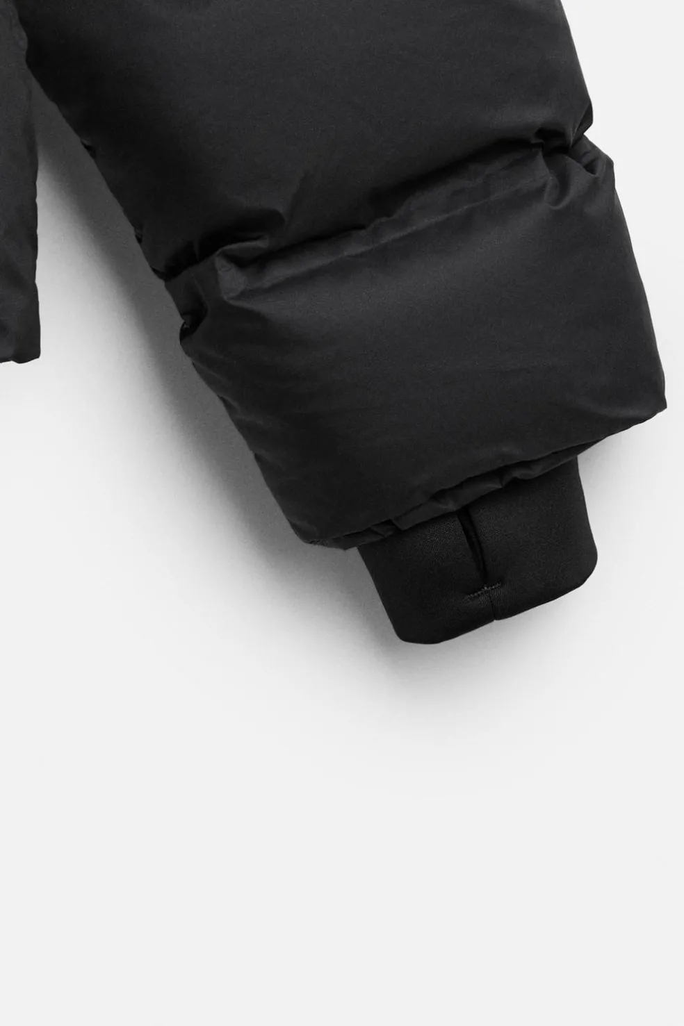 ZARA Vestuário De Inverno|Blusões^BLUSÃO ACOLCHOADO CAPUZ Preto