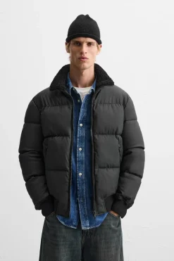 ZARA Vestuário De Inverno|Blusões^BLUSÃO ACOLCHOADO COM EFEITO DE CAUCHO Preto