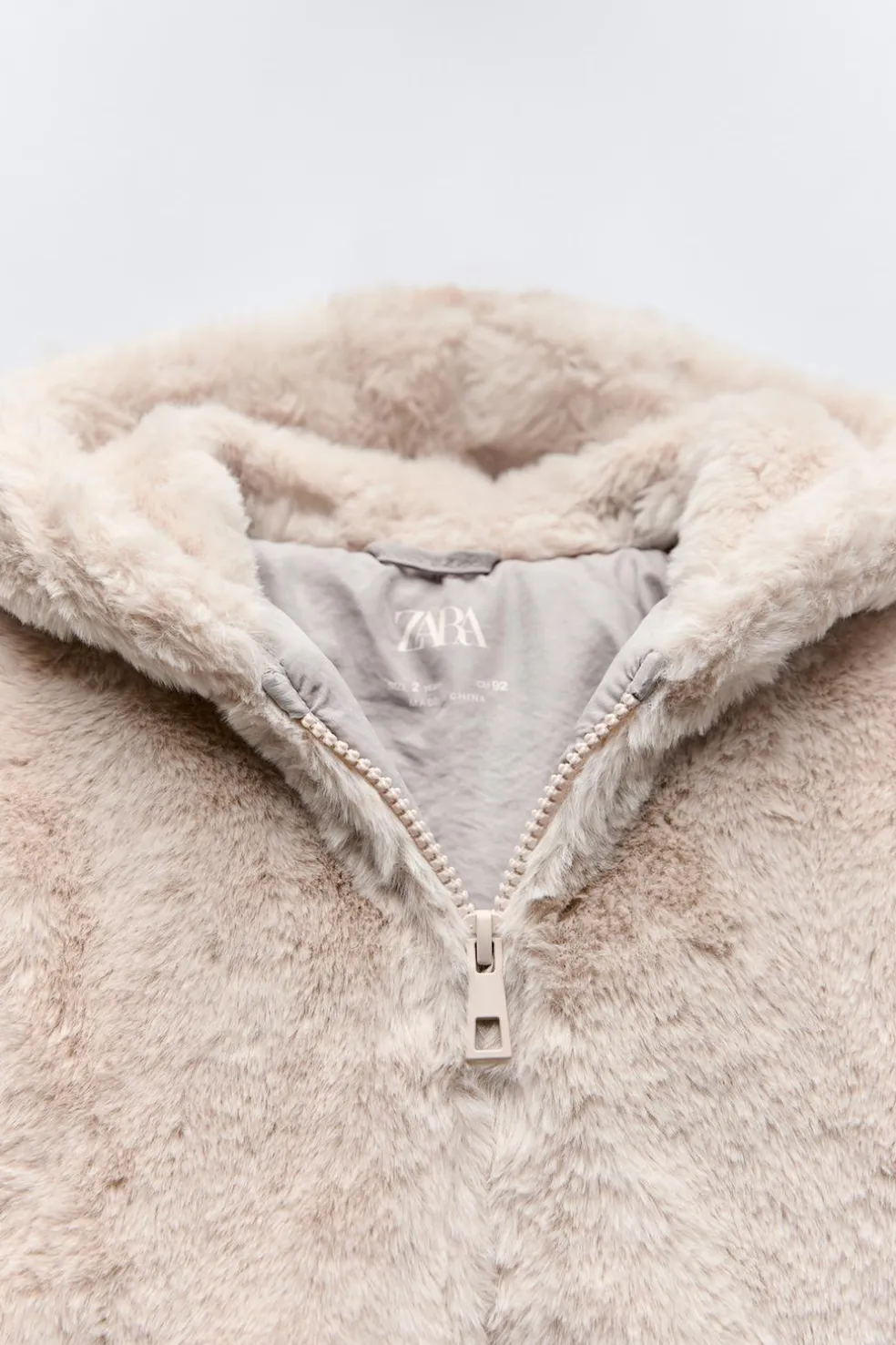 BLUSÃO COM FAUX FUR E CAPUZ-ZARA Store