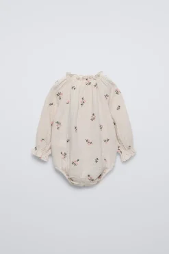 BODY ÀS FLORES-ZARA Store