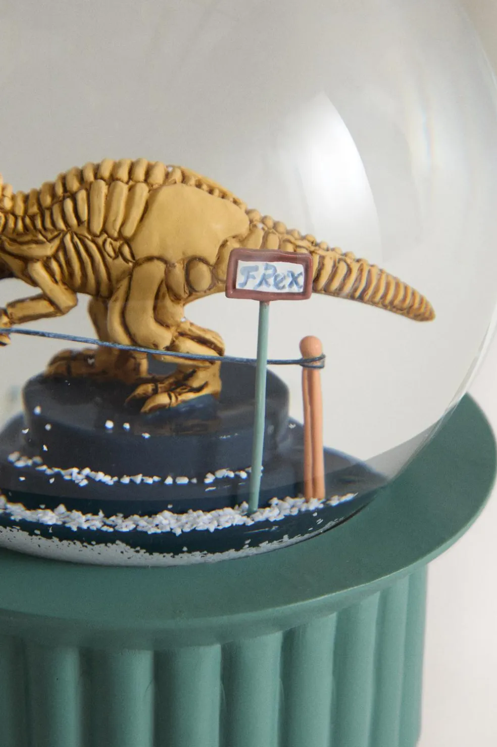 BOLA DE NEVE INFANTIL DINOSSAURO-ZARA Best Sale