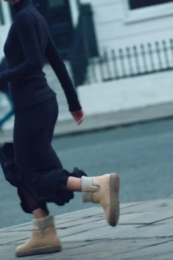 ZARA Winter Layersnew|Sapatos^BOTIM RASO MEIA Bege-claro
