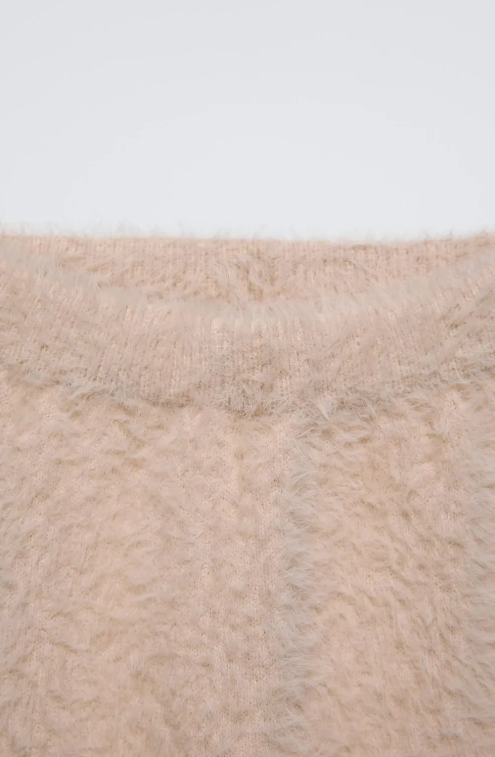 CALÇAS COM EFEITO DE PELO SINTÉTICO-ZARA Flash Sale