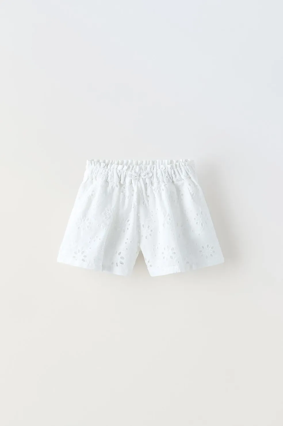 CALÇÕES BERMUDA BORDADOS DE FLORES-ZARA Hot
