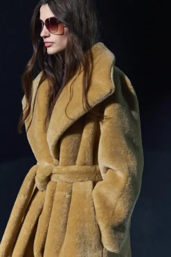 ZARA Sobretudos / Anoraques^CASACO COM EFEITO DE PELO E CINTO ZW COLLECTION Bege