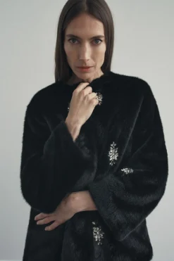 ZARA Sobretudos / Anoraques^CASACO COM EFEITO DE PELO E MISSANGAS TIPO JOIA Preto