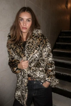ZARA Sobretudos / Anoraques^CASACO COM EFEITO DE PELO SINTÉTICO E ESTAMPADO ANIMAL Leopardo