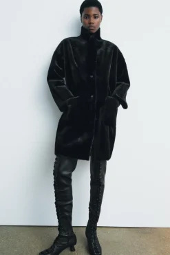 ZARA Winter Layersnew|Sobretudos / Anoraques^CASACO COMPRIDO COM EFEITO DE PELO ZW COLLECTION Preto