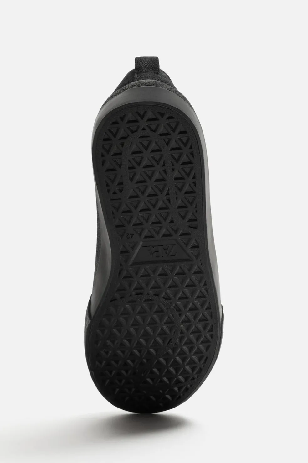 ZARA Desportivos|Sapatos^CHINELO DE TECIDO Preto