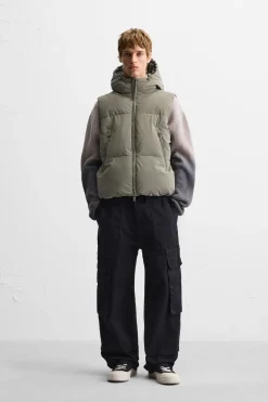 ZARA Blusões|Coletes^COLETE ACOLCHOADO EFEITO DE CAUCHO COM CAPUZ Verde