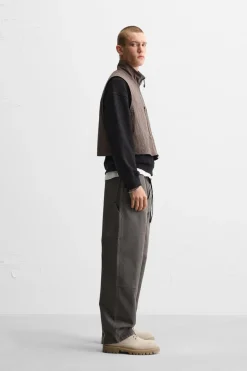 ZARA Blusões|Coletes^COLETE BOXY FIT X ALL CAPS STUDIO Ocre