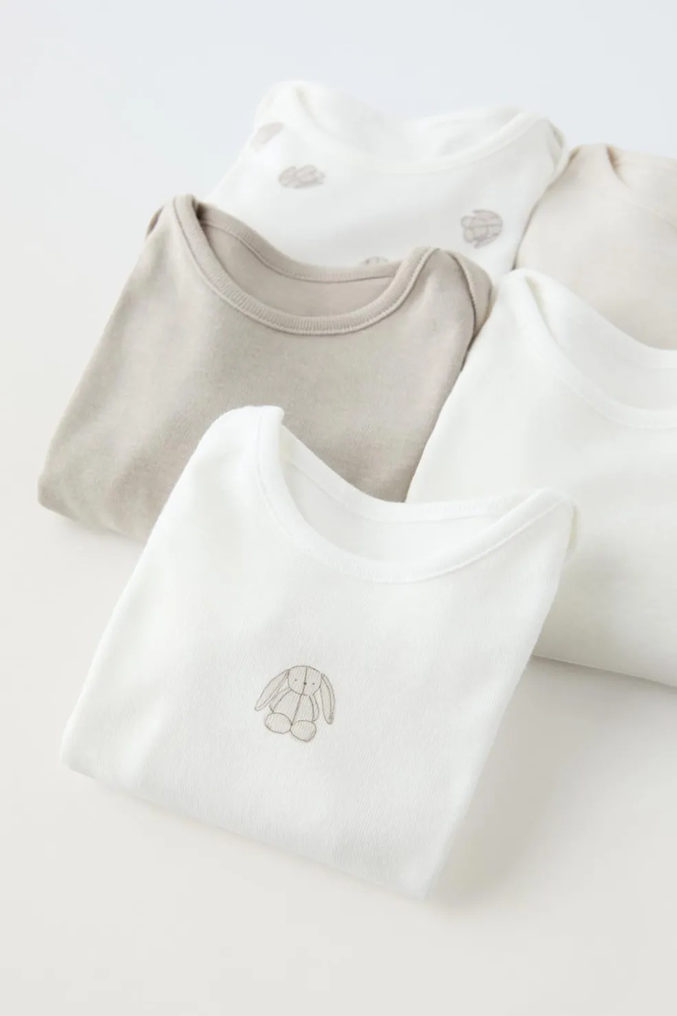 CONJUNTO DE CINCO BODIES COM COELHINHOS-ZARA Outlet