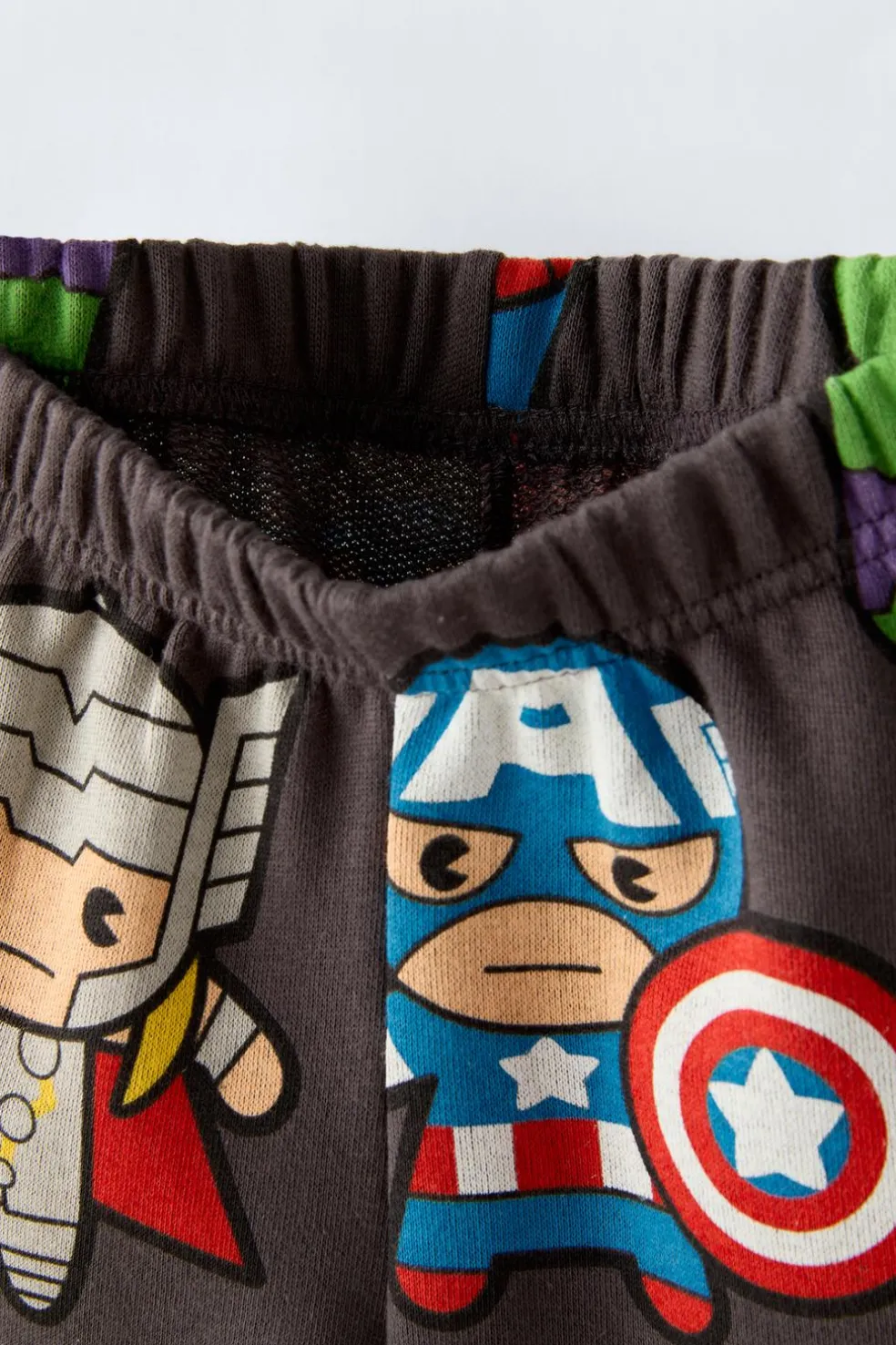 CONJUNTO DE JOGGING T-SHIRT E CALÇÕES BERMUDA AVENGERS © MARVEL-ZARA Hot
