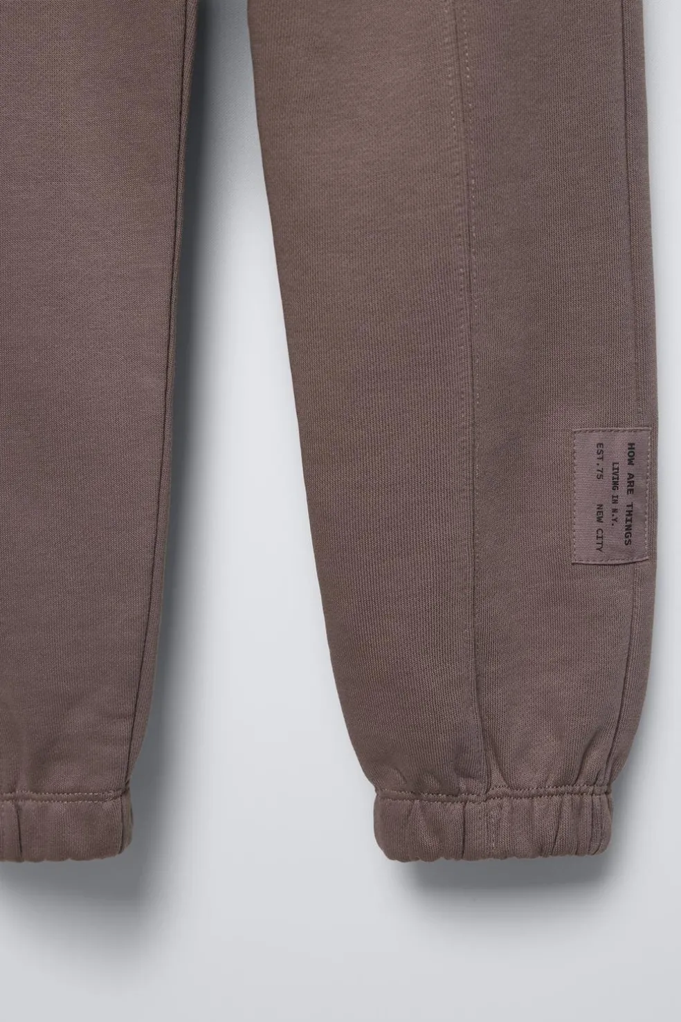CONJUNTO DE SWEATSHIRT E CALÇAS JOGGER-ZARA Hot