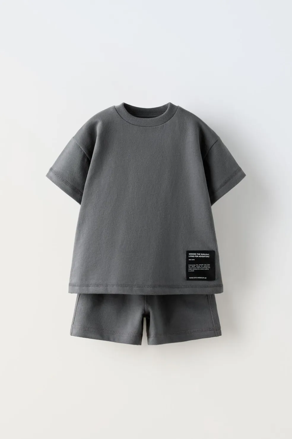 CONJUNTO EM FELPA DE T-SHIRT E CALÇÕES BERMUDA ETIQUETA-ZARA Online