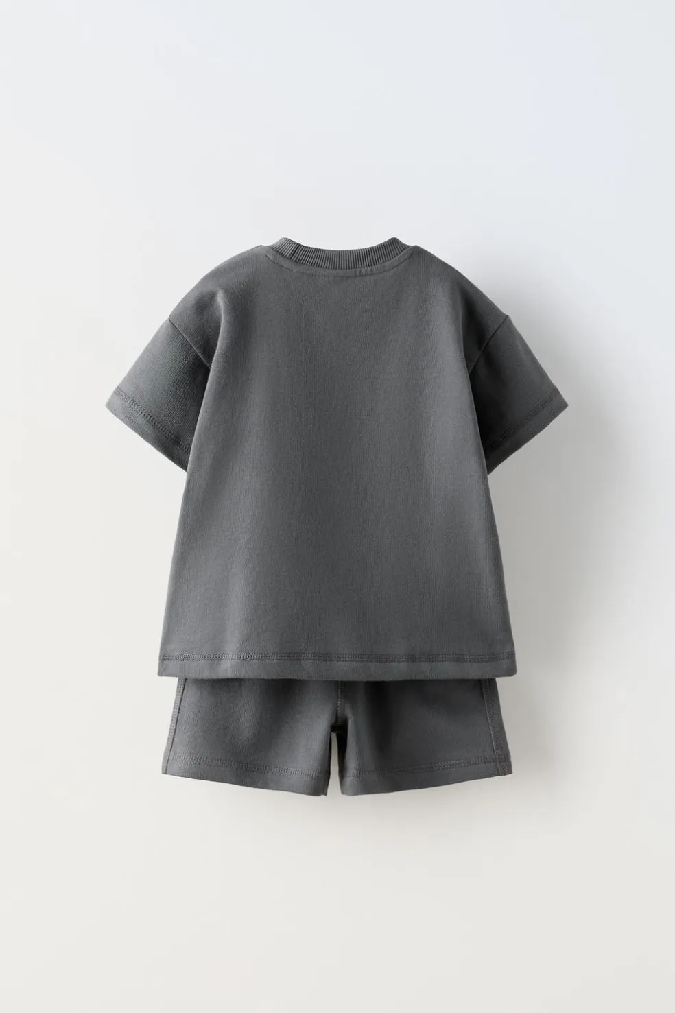 CONJUNTO EM FELPA DE T-SHIRT E CALÇÕES BERMUDA ETIQUETA-ZARA Online