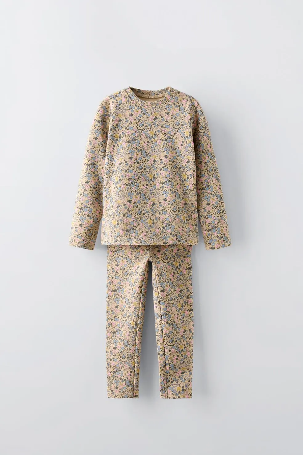 CONJUNTO ESTAMPADO DE T-SHIRT E LEGGINGS-ZARA Best