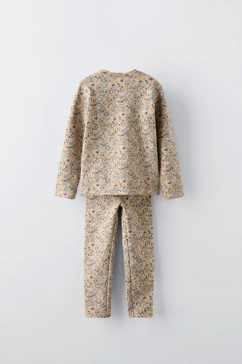 CONJUNTO ESTAMPADO DE T-SHIRT E LEGGINGS-ZARA Best