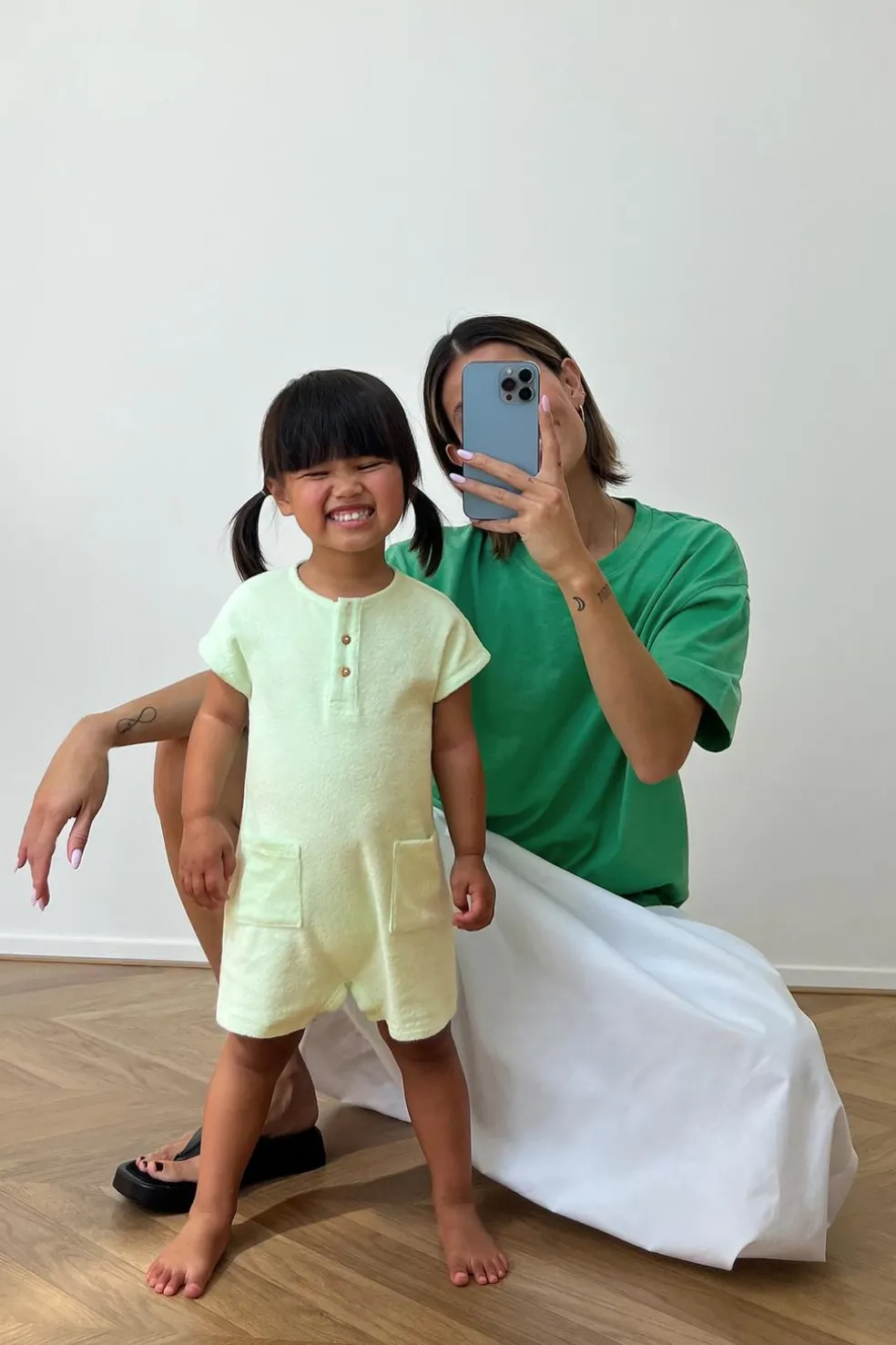 MACACÃO TERRYCLOTH COM DECOTE DE BOTÕES-ZARA Outlet