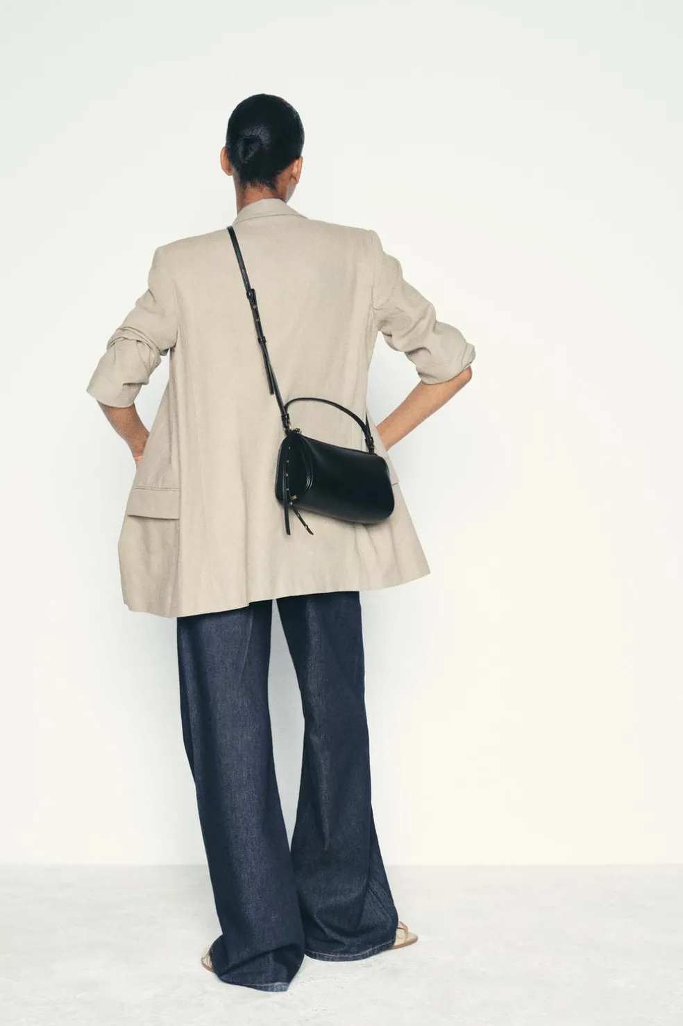 ZARA Malas^MALA A TIRACOLO COM PORMENOR DE MINI TACHAS Preto