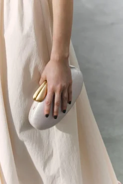 ZARA Malas^MALA CAIXA FECHO DOURADO branco