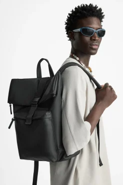 ZARA Vestuário De Inverno|Malas / Mochilas^Mochila Efeito De Caucho Aba Preto