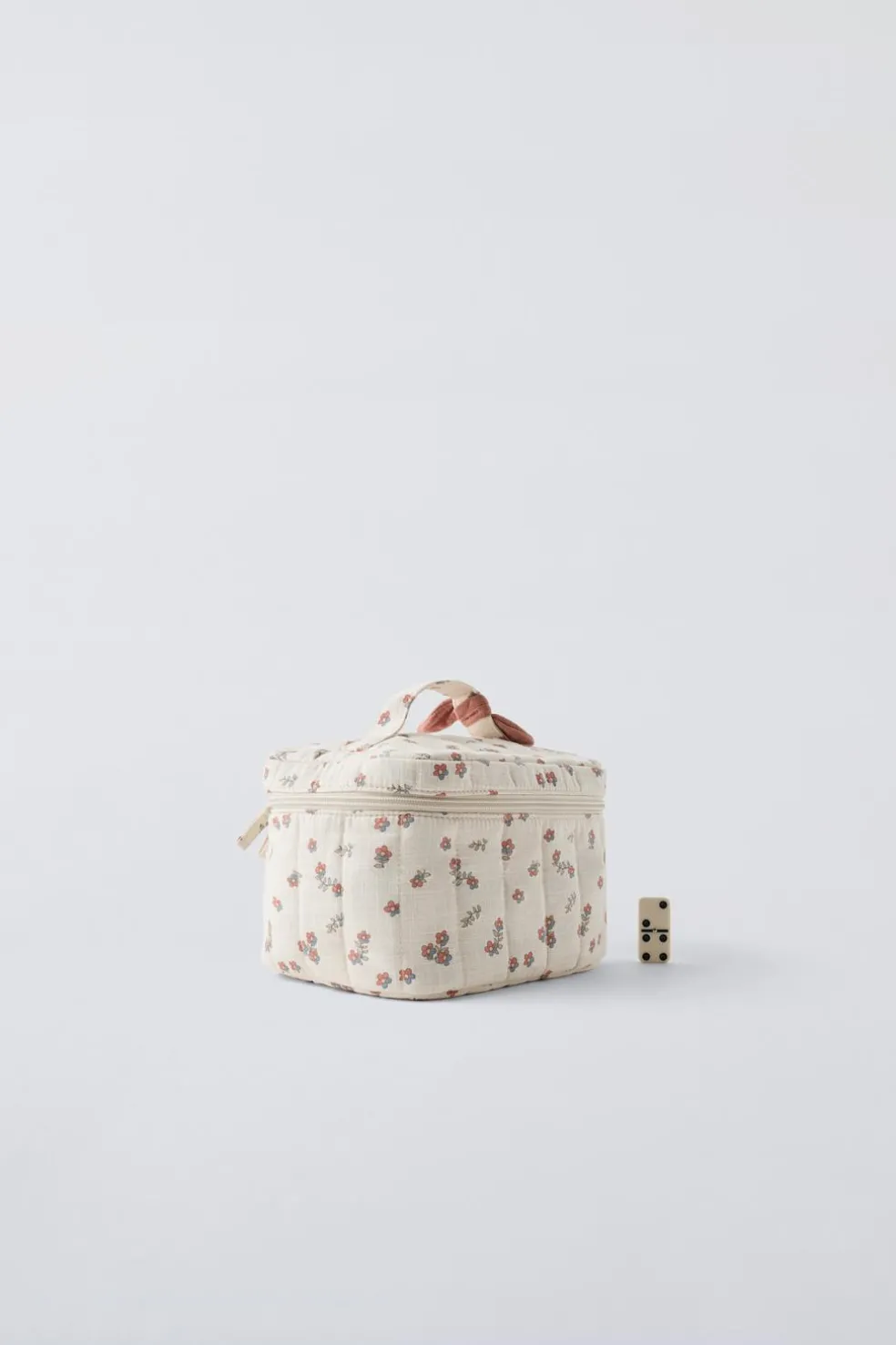 NECESSAIRE COM FLORES-ZARA Outlet