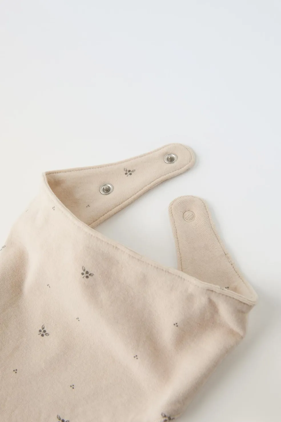 PACK DE CARAPUÇO E BANDANA ESTAMPADOS-ZARA Outlet