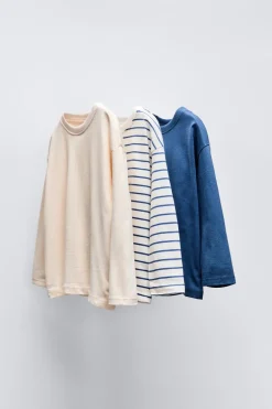 PACK DE TRÊS T-SHIRTS ÀS RISCAS-ZARA New