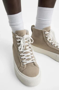 ZARA Desportivos|Sapatos^SAPATILHA ABOTINADA DE TECIDO Bege