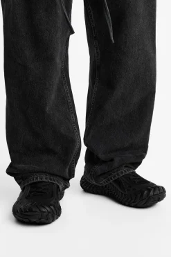 ZARA Desportivos|Sapatos^SAPATILHA COM SOLA TEXTURIZADA Preto