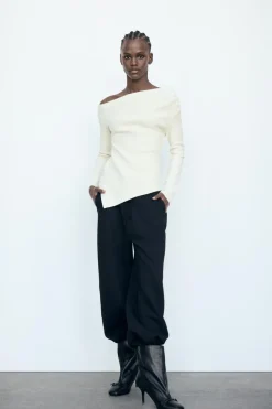 ZARA Winter Layersnew^TOP ASSIMÉTRICO SUAVE Cru