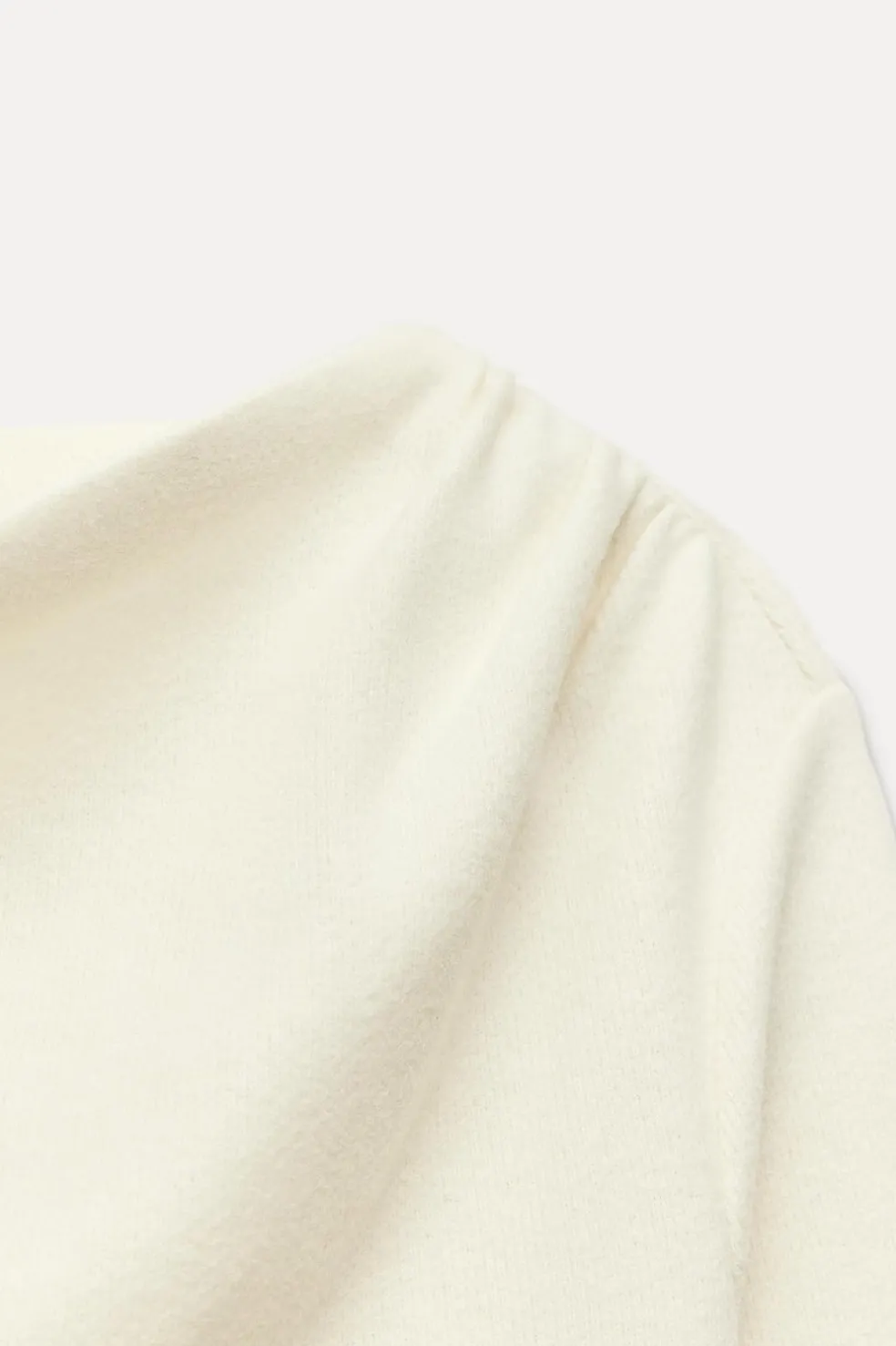 ZARA Winter Layersnew^TOP ASSIMÉTRICO SUAVE Cru