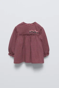T-SHIRT AOS QUADRADOS VICHY COM FLORES BORDADAS-ZARA Clearance
