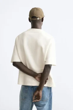 ZARA Sweatshirts|T-Shirts^T-SHIRT COM ESTAMPADOS EM CONTRASTE Branco-marfim