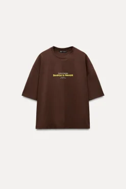 ZARA Winter Layersnew|T-Shirts^T-SHIRT COM MENSAGEM Castanho