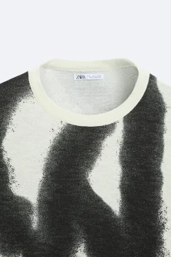 ZARA Camisola / Casacos|T-Shirts^T-SHIRT MALHA ESTAMPADO SPRAY Branco-marfim